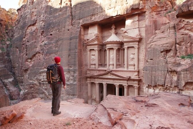 1 Day Tour to Petra From Eilat - Crossing into Jordan and passing through Aqaba