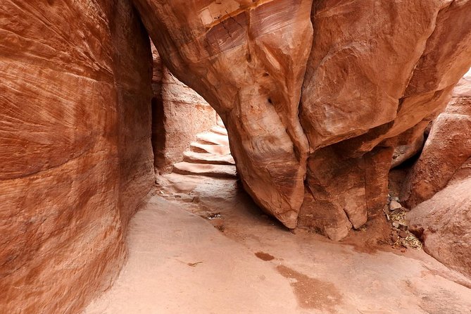 2 Day Tour to Petra and Wadi Rum from Tel Aviv - The morning drive to Petra