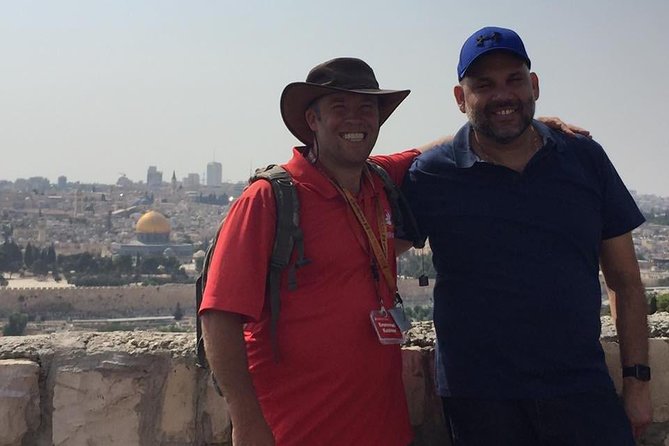 Boutique Walking Tour of Jerusalem - Schindler’s grave: a quiet and personal moment