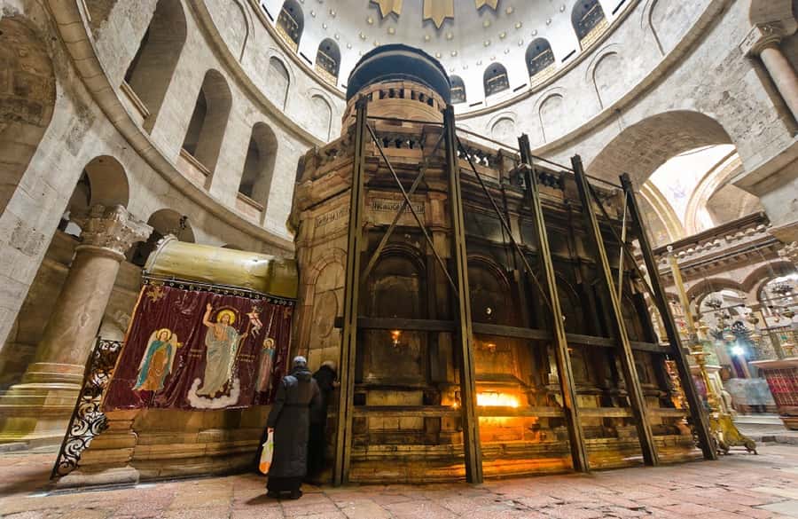 Christian Jerusalem in Russian - Walking through Gethsemane and the Church of All Nations