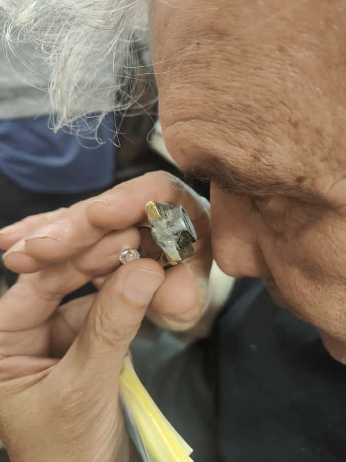 Exclusive Private Tour in The Israel Diamond Exchange - Private groups, language, and accessibility