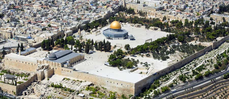 From Tel-Aviv: Day Tour to Origins of Christ in Jerusalem - Descending past Dominus Flevit