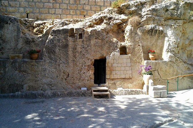 In The Footsteps of Jesus Day Tour - Dguide Self Guiding App - Pools of Bethesda and the acoustics of St. Anne’s