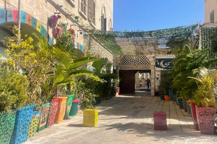 Jaffa: Old City, Port & Shuk Hapishpishim Walking Tour - Kdumim Square and the Old City lanes