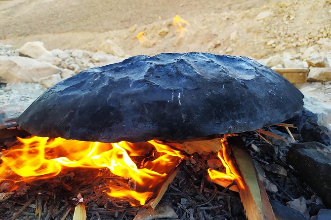 Jeep tour adventure Eilat mountains - The fire-side tea and flatbread stop