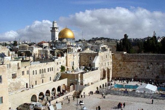 Jerusalem Half Day Tour: Holy Sepulchre and Western Wall - Entering Jerusalem through the Old City walls