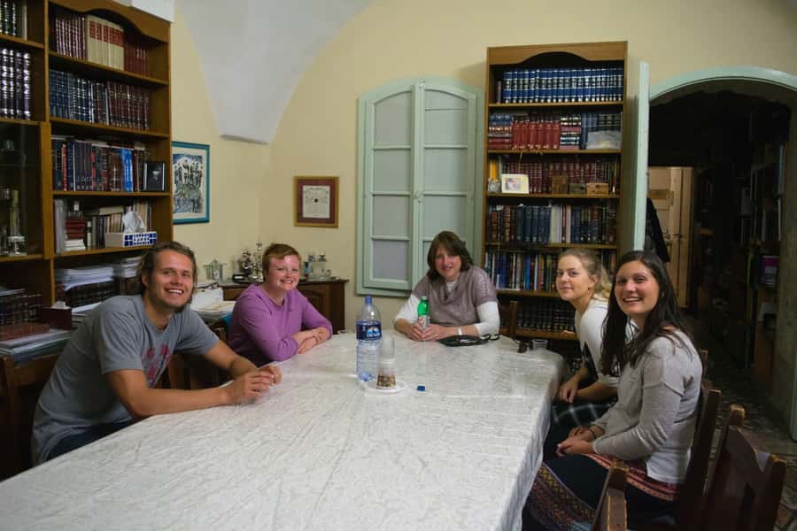 Jerusalem: Meet the Orthodox Jews Tour - Meeting a guide with an insider’s view