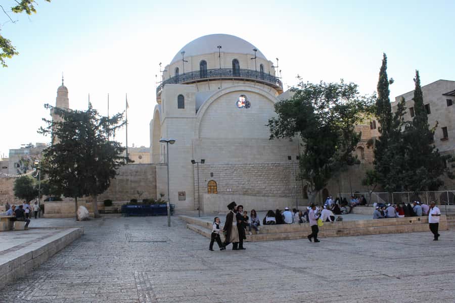Jerusalem: Old City Shabbat Experience and Walking Tour - Hurva Synagogue and the Jewish Quarter’s story