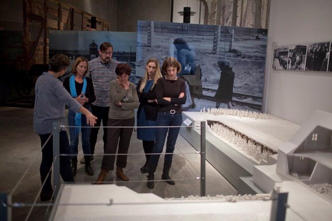 Jerusalem Yad Vashem Holocaust History Museum Tour - Entering Yad Vashem on Mount Herzl