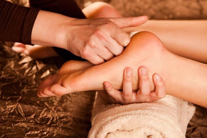 Private Couple Massage workshop - A warm, personal teaching style