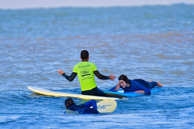 Professional Surfing lessons in the heart of Tel Aviv - What the included facilities are worth