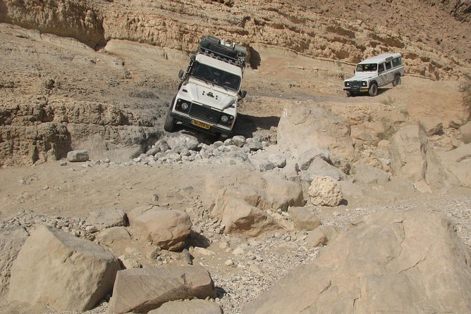 Ramon Crater Jeep Tour from Mitzpe Ramon - Crossing the crater on the pipeline road