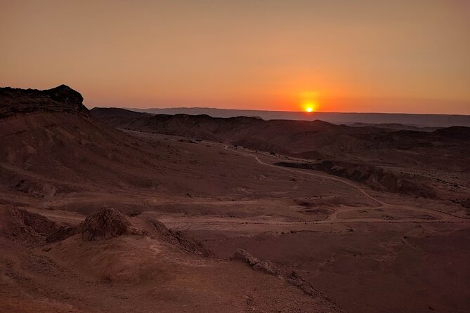 Sunset time Ramon Crater Jeep tour, bonfire and stargazing - Who will enjoy this evening most