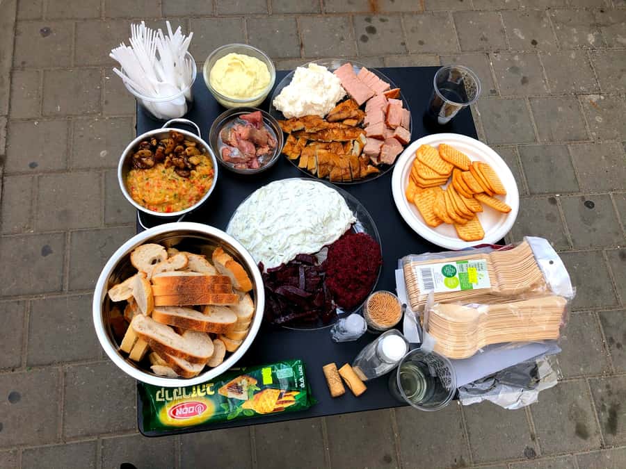 Tel Aviv: 2-Hour Levinsky Market Tour with Full Lunch - How the two-hour food walk unfolds