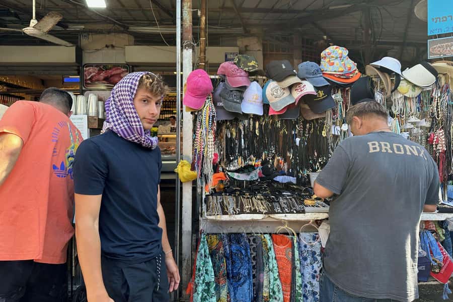Tel Aviv: Carmel Market & Neighborhood Guided Walking Tour - Spices, bakeries, and the value of stopping to taste