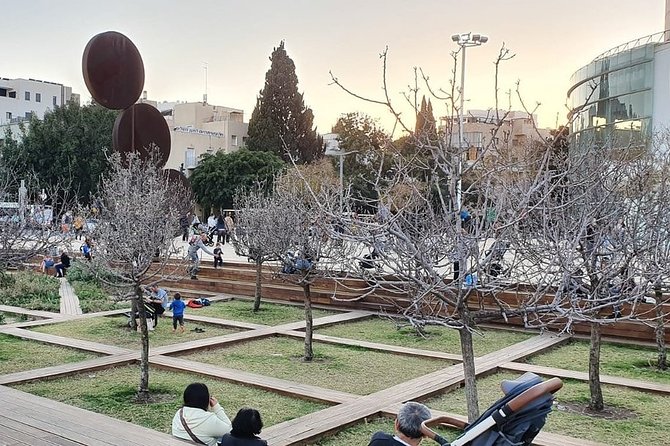 Tel Aviv Highlights Bike Tour - Neve Tzedek and the Suzan Dellal Center