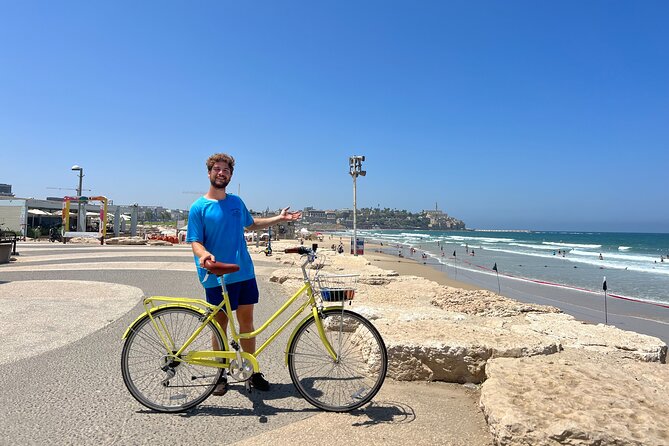 Tel Aviv & Jaffa Urban Bike Expedition - Habima Square: a cultural pause in central Tel Aviv