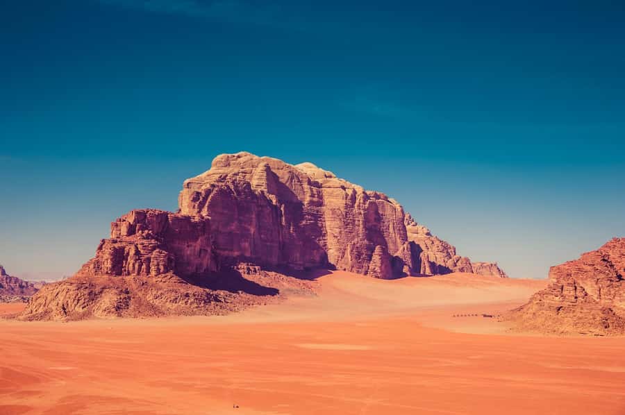 Tel Aviv: Petra & Wadi Rum 2-Day Glamping Trip with Flights - Flying from Tel Aviv to Jordan through Ramon Airport