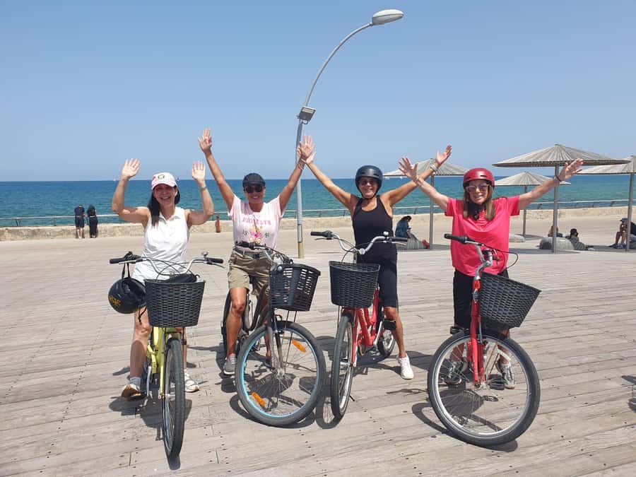 Tel Aviv: Private Bike Tour - The Ben Gurion Museum and the return to port