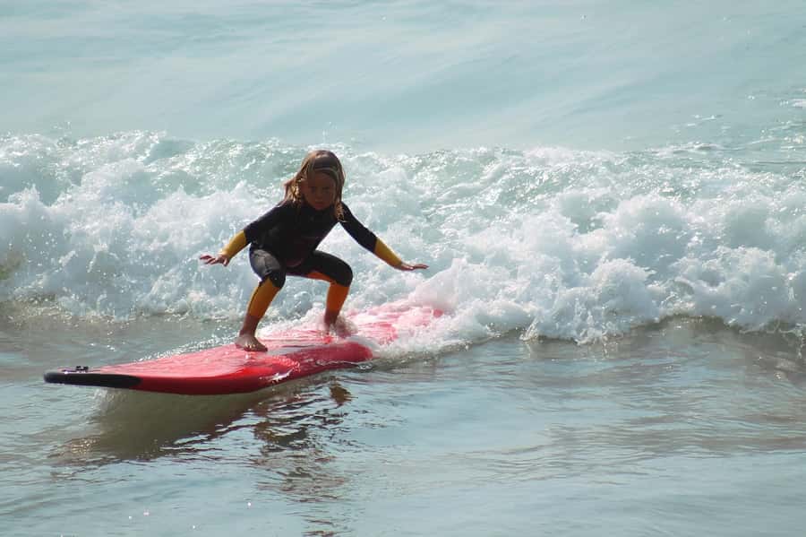 Tel Aviv: Professional Surfing Lessons at Beach Club TLV - Who should book this Tel Aviv surf lesson?