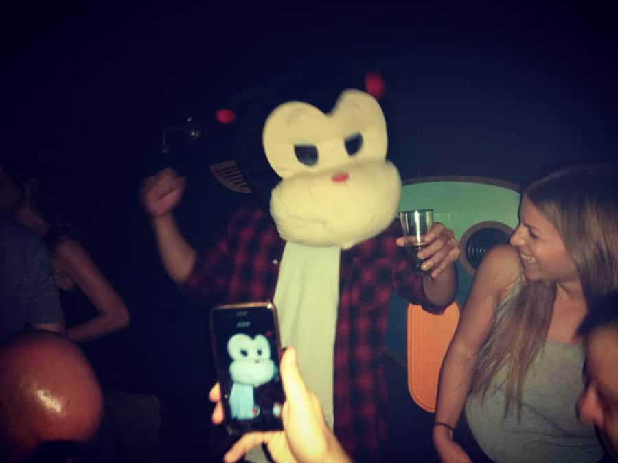 Tel Aviv: Pub Crawl and Nightlife Tour with Shots - What the $25 price really covers