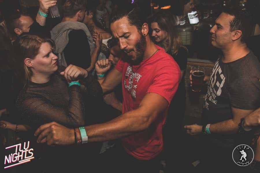 Tel Aviv: Pub Crawl with 4 Stops and Free Shots - Why the VIP entry has real value